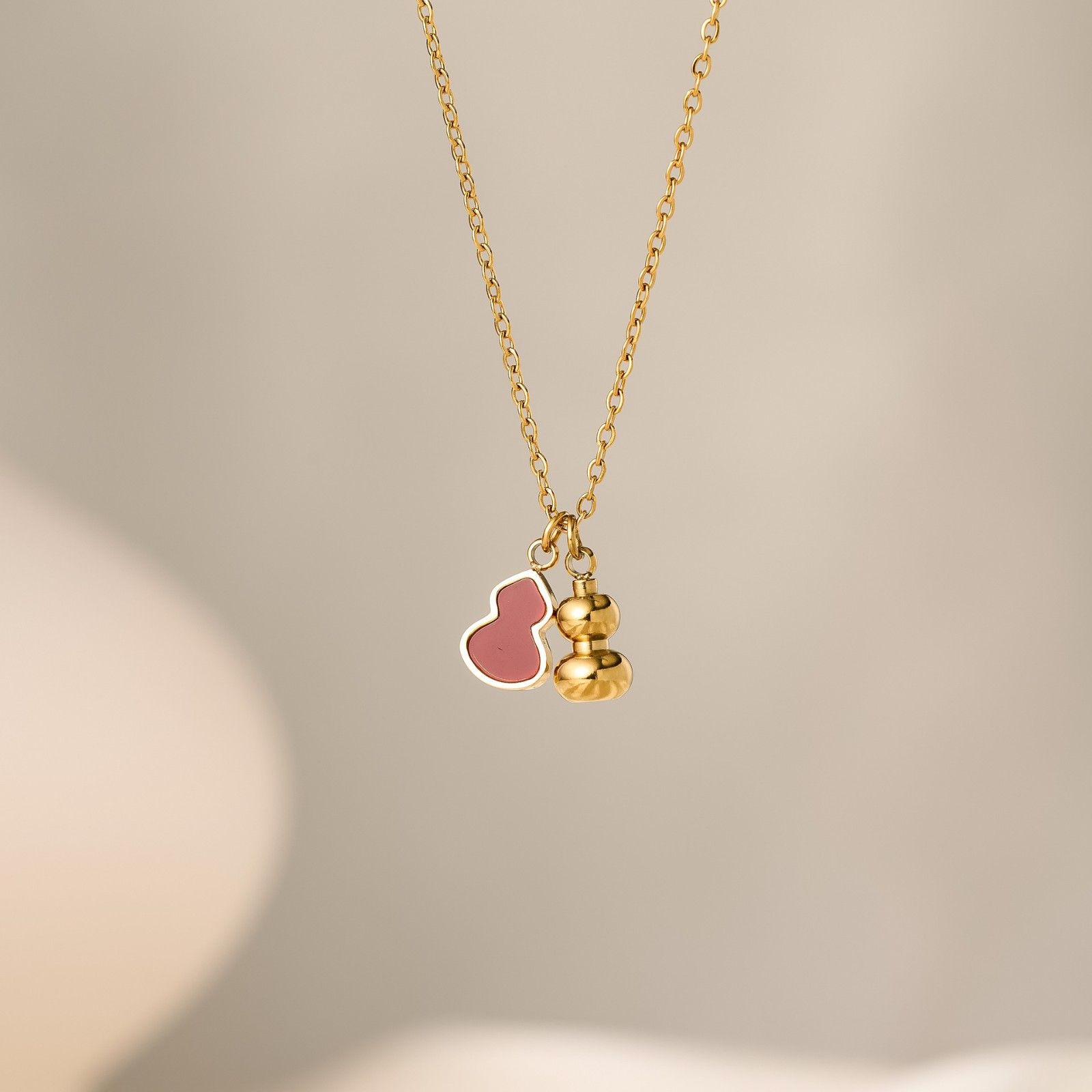 2 Red Gourd Pendant with a Three-Dimensional Feel - Image 1